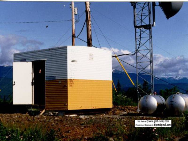unknown_radio_site_fueled_by_propane.jpg