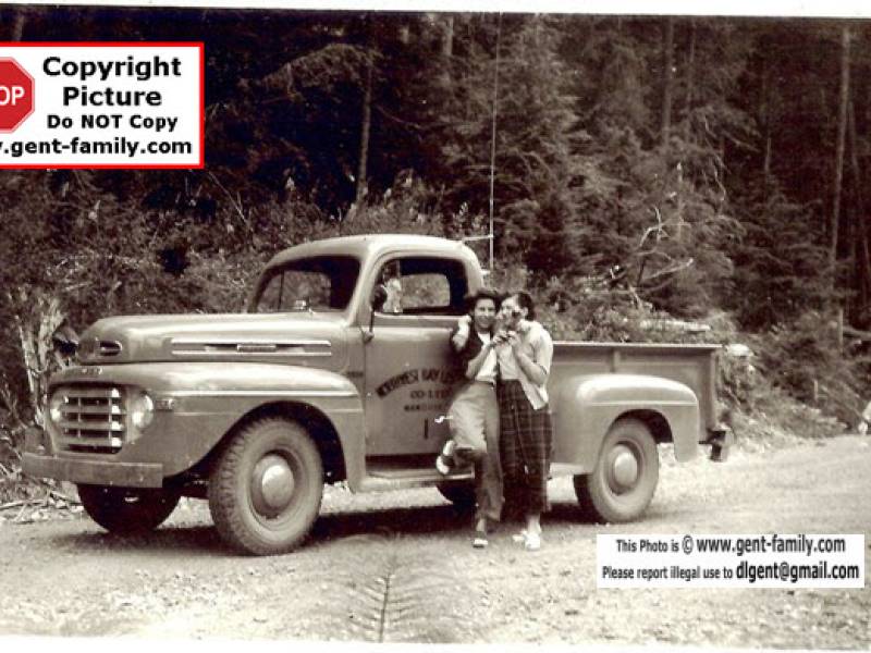 2unknownoldfordtruck013.jpg