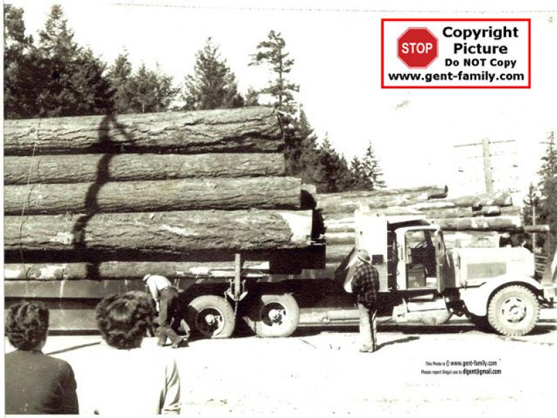 checkingtiresloadedtruck003.jpg