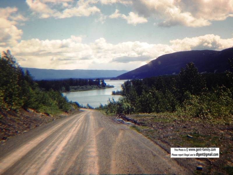 stewart_gighway_approaching_meziadin_lake-0042.jpg