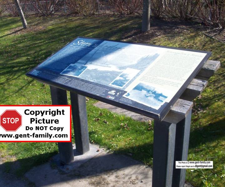101_1929_sternwheeler_stand.jpg