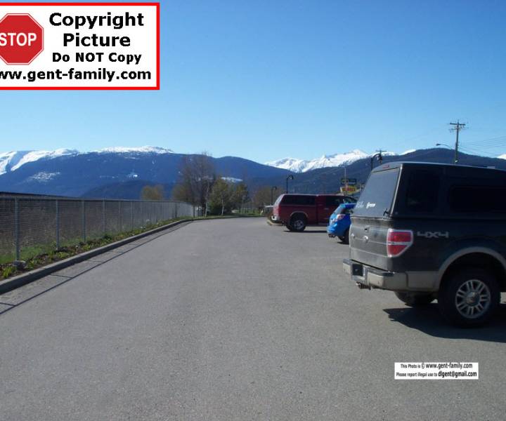 101_1974_view_from_parking_lot.jpg