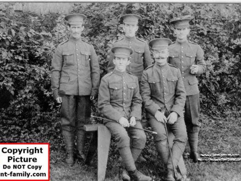 wwi_terrace_boys.jpg