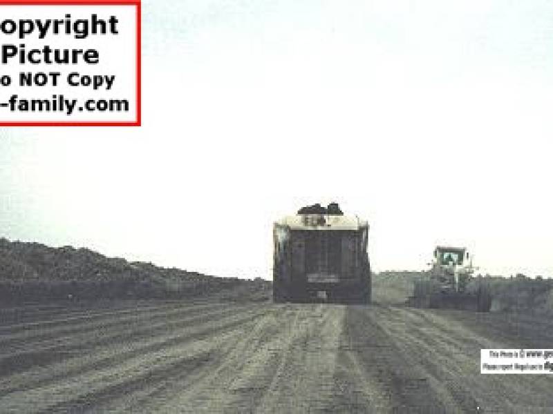 9020followinghauleroutofthepits17ftwidepassinggrader.jpg