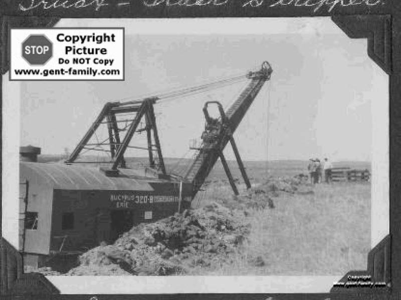estevantruaxtraershovel.jpg