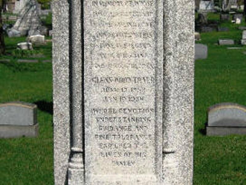 glennwoodtraerand_wifeidaheadstone_small.jpg