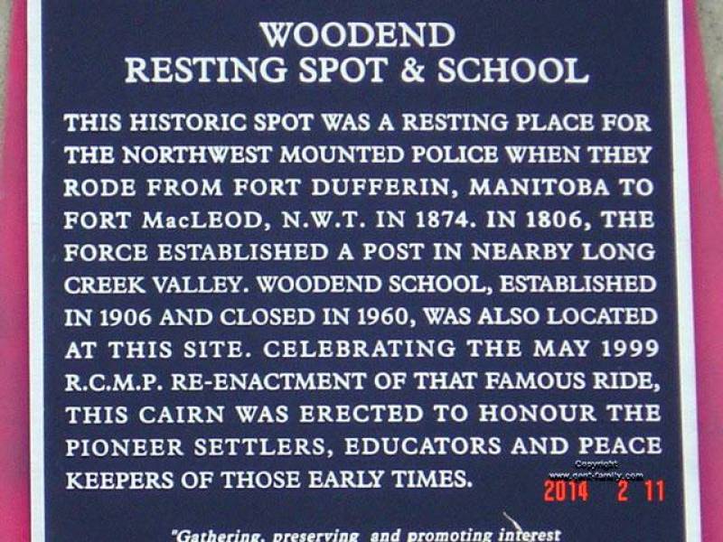woodend_cairn_placque.jpg