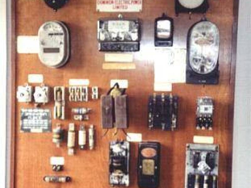 bienfaitmuseumelectricaldisplay.jpg