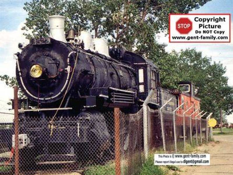 bienfaittrainlocoandcaboosefrontsideview.jpg