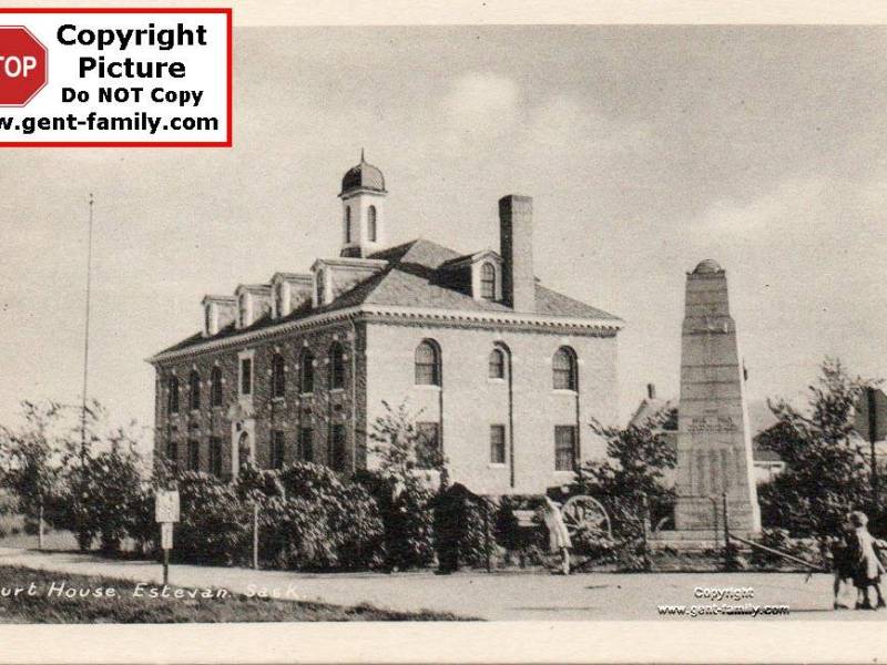 estevan-_4th_st_court_house_postcard.jpg
