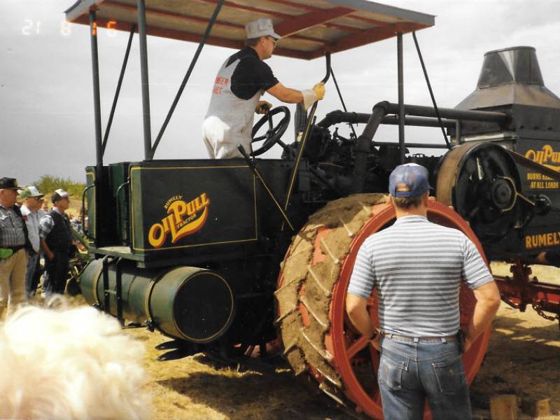 rumley_oil_pull_tractor_3.jpg