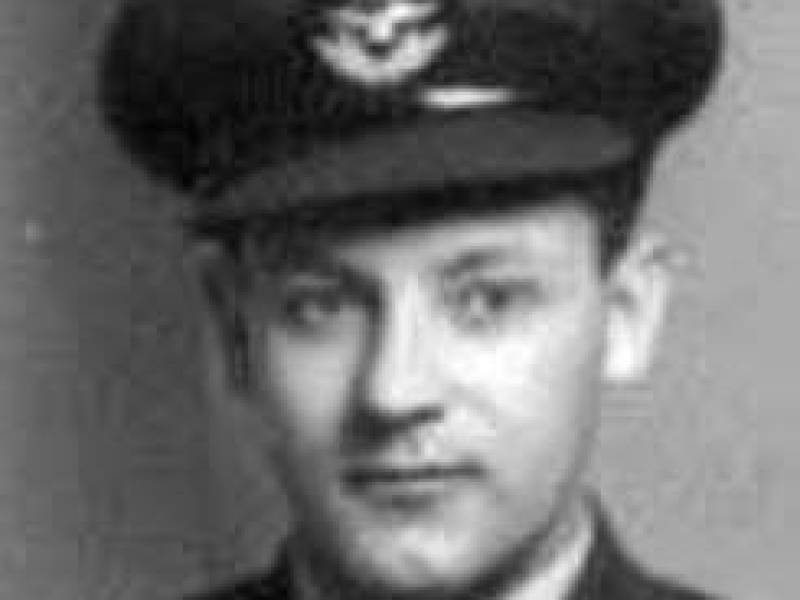stephenpond1946pilot_estevan.jpg