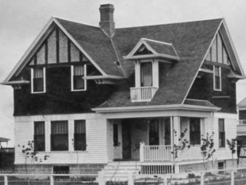 15183rdstbankhouseestevan.jpg