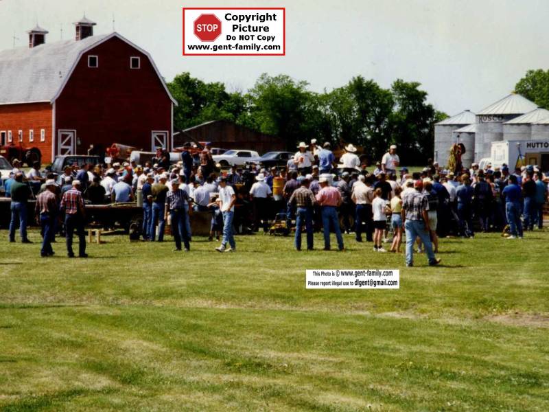roy_backman_farm_auction.jpg